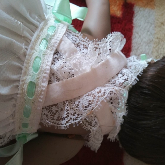 Whitney, porcelain doll - Picture 4 of 10